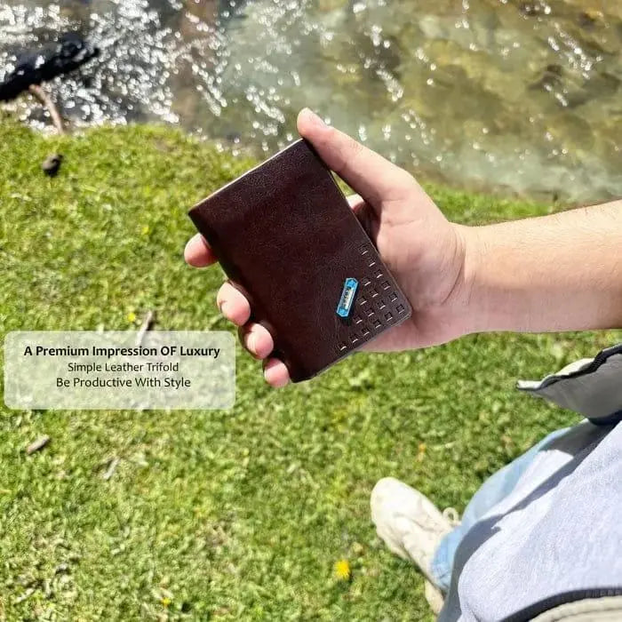Men's slim embossed grid bifold wallet with card slots and cash compartment